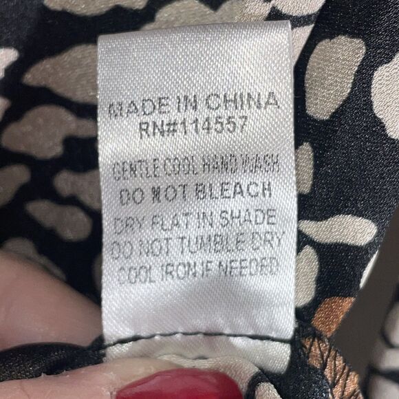 THML Black Tan White Abstract Print Blouse Long Sleeve Bubble Hem Women’s XS - Picture 8 of 13